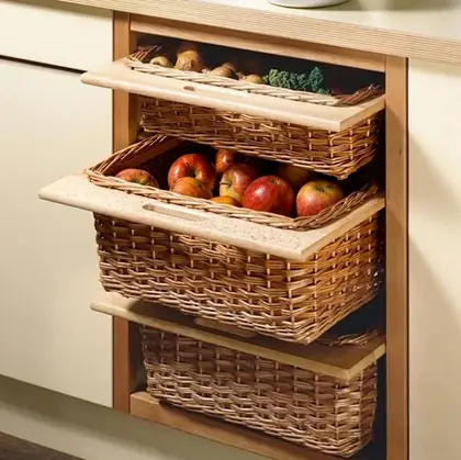 Hettich Wicker Basket with 19mm wide Beech Runners, 500mm Depth